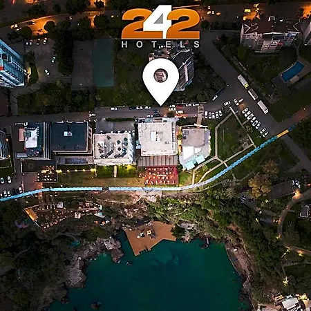 Tema 242 Hotel-2