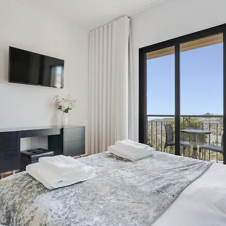 Casa Amarela With Heated Pool & Games Area-3