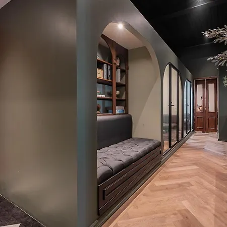 The Palm Loft-Modern Comfort With/Equipped Kitchen-2