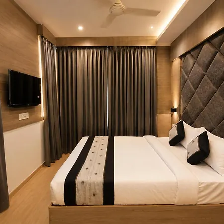 Hotel Beverly Palace Santacruz - Near U S Consulate And Near Bkc-3