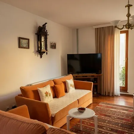 Hostel - F-3