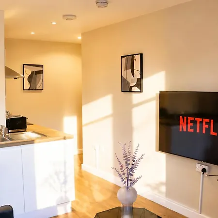 Cozy 1Br Flat Nr Train Station-2