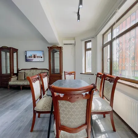 - Daniels Suite - City Center - Spacious-2