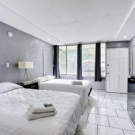 Budget Inn East-3