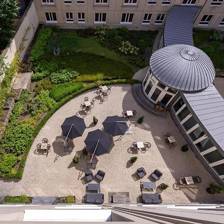Hilton Garden Inn Brussels City Centre-3