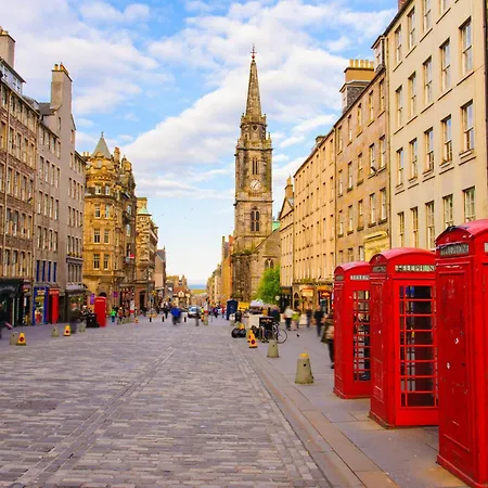 Holiday Inn Express Edinburgh City West By Ihg-3