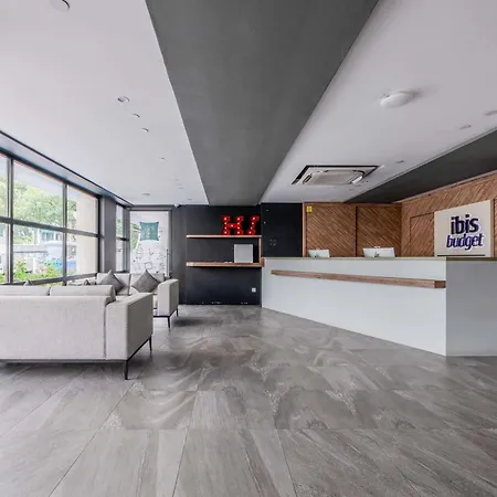 Ibis Budget Singapore Vanda-2