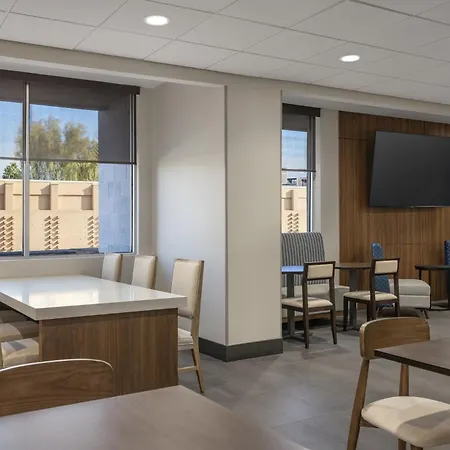Holiday Inn Express & Suites Phoenix - Midtown, An Ihg Hotel-3
