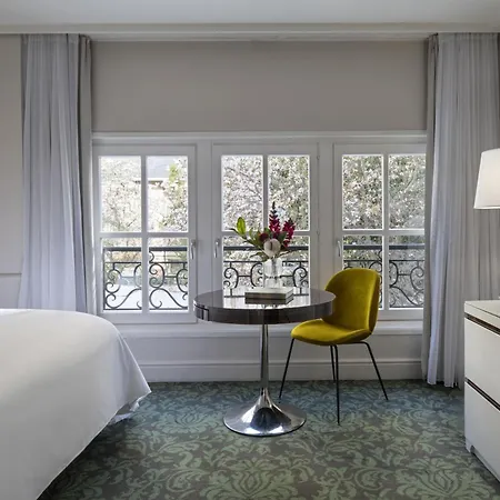 Renaissance Paris Nobel Tour Eiffel Hotel-2