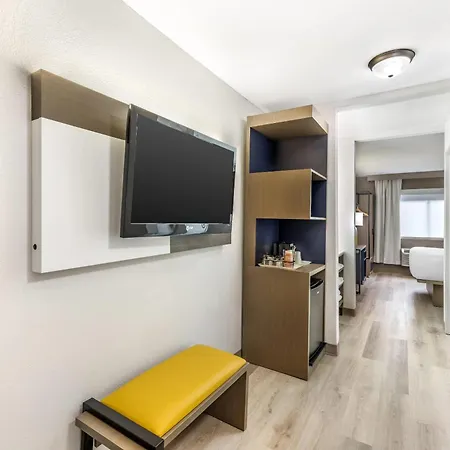 Comfort Suites Albuquerque-North Journal Center-2