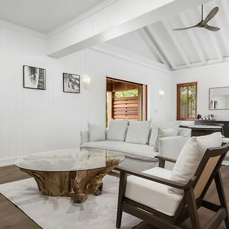 Como Parrot Cay-2