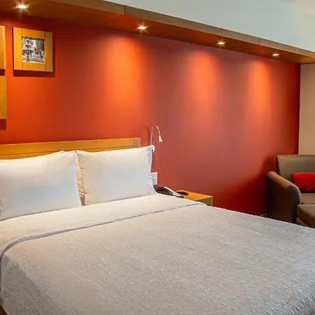 Hampton By Hilton Guadalajara Expo-3