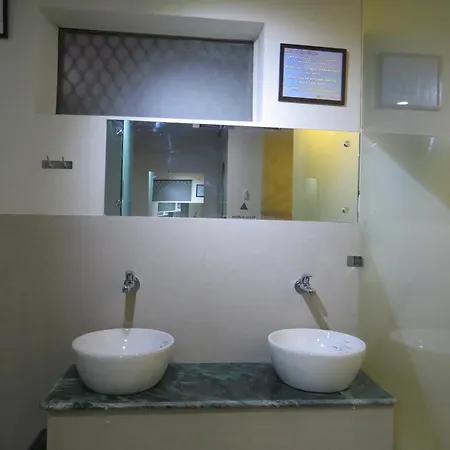 Smyle Inn - Comfort & Value Near New Delhi Railway Station - Since 1998-2