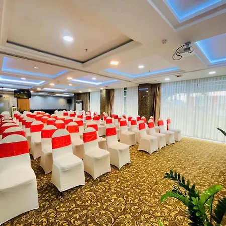 Happy Life Hotel District 7 Gan Secc-2