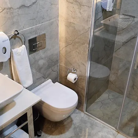 Riva Hotel Alsancak-3