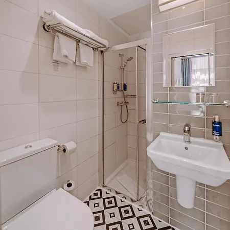 The Beverley Hotel London - Victoria-3