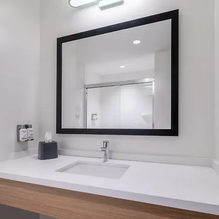 Blankenbaker Inn By Ihg-3