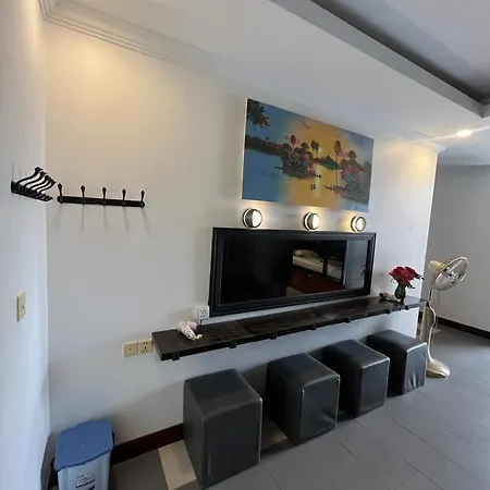 Mad Monkey Hostel Siem Reap-2