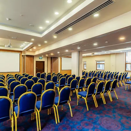 Ramada Hotel & Suites By Wyndham Yerevan-3