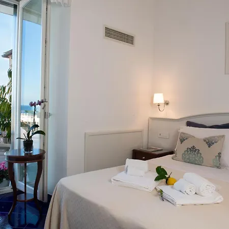 Core Amalfitano City Suites-3