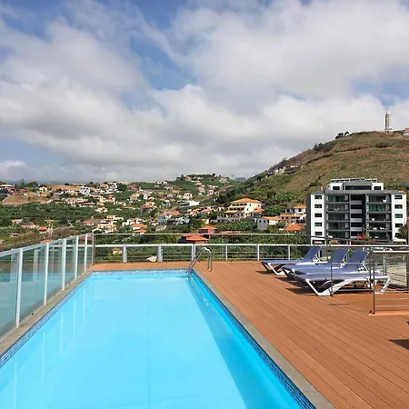 Madeira Mar - Seaview- Top Floor Apartment With Rooftop Pool-3