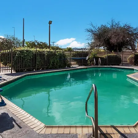 Hometowne Studios By Red Roof San Antonio - Seaworld Northwest-3