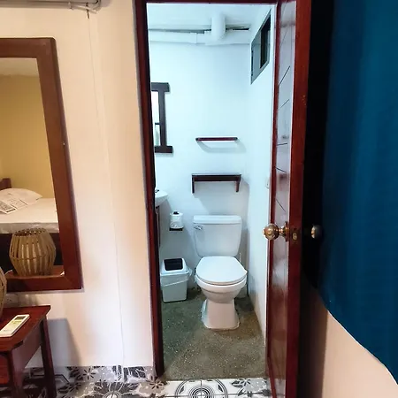 Chale'S House Hotel-2