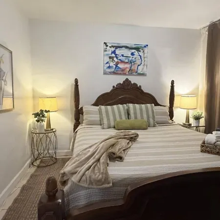 Suarez Art Stay Buena Vista Private Rooms, Free Parking-2