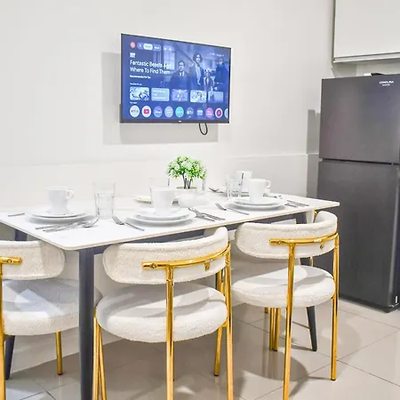 Sapphire Seaview Park Suites, Staycation Near Moa Arena And Concert Grounds-2