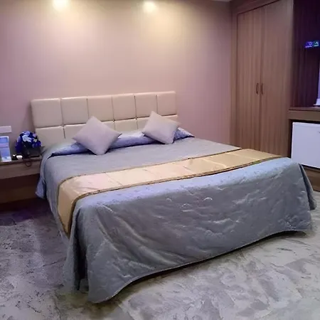 Score Birds Hotel-3