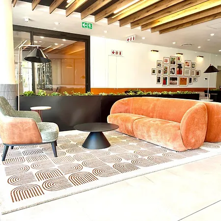 Luxury Modern One-Bedroom Apartment L Secure Parking L Fast Wi-Fi-2
