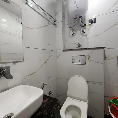 Hotel The Yuvaan Bnb- Near New Delhi Railway Station-2