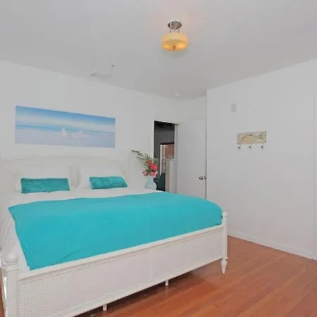 Bikini Hostel, Cafe & Beer Garden - Adults Only-2