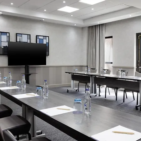 Doubletree By Hilton Edinburgh Airport-2