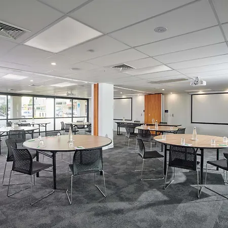 Ibis Hamilton Tainui-3