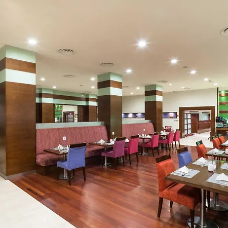 Holiday Inn Riyadh Al Qasr By Ihg-2