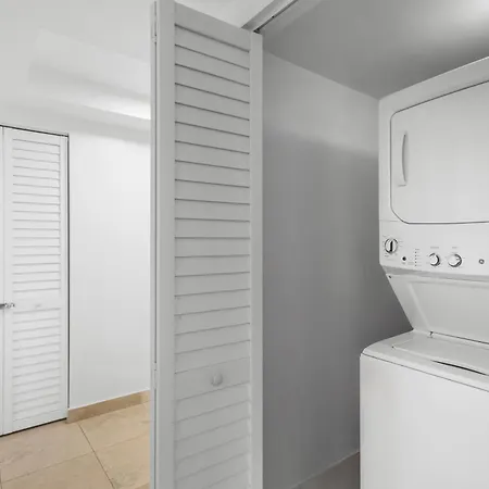 The Mutiny Luxury Suites Hotel-3
