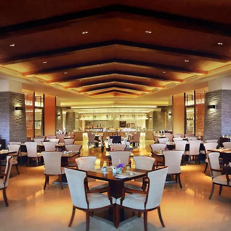 Pullman Oceanview Sanya Bay Resort & Spa-3