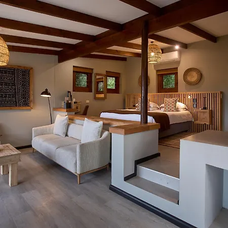 Hog Hollow Country Lodge-3