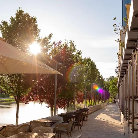 Doubletree By Hilton Oradea-2