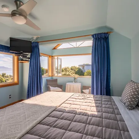 Nikau Lodge-2