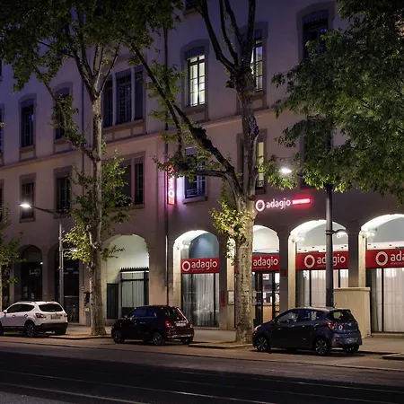 Aparthotel Adagio Lyon Patio Confluence-2