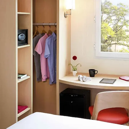 Ibis Vientiane Nam Phu-2