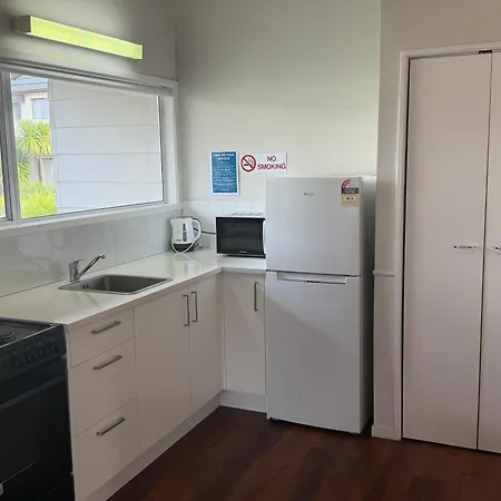 Takapuna Motor Lodge-2