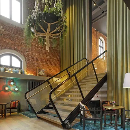 25Hours Hotel Altes Hafenamt-2