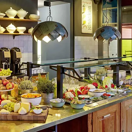 25Hours Hotel Altes Hafenamt-3