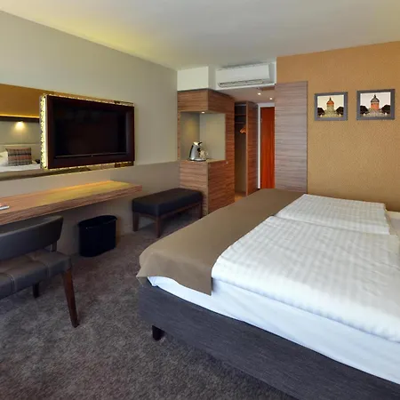 Best Western Plus Delta Park Hotel-3