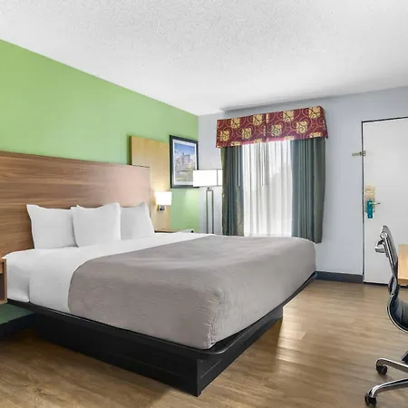Quality Inn & Suites Greenville - Haywood Mall-2