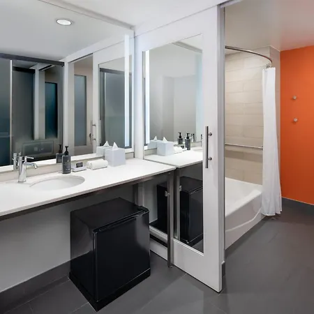 Aloft By Marriott New York Laguardia Airport-3