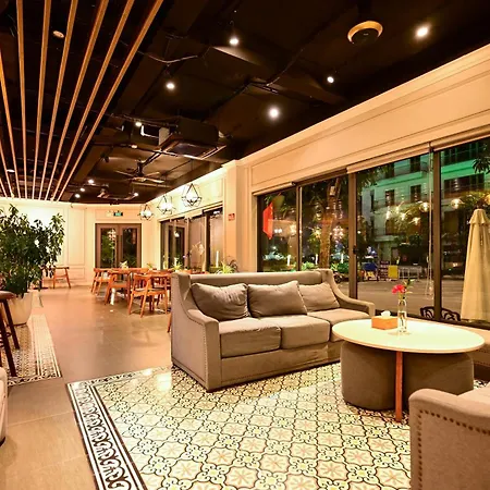 The Confetti Hotel Ha Long-3